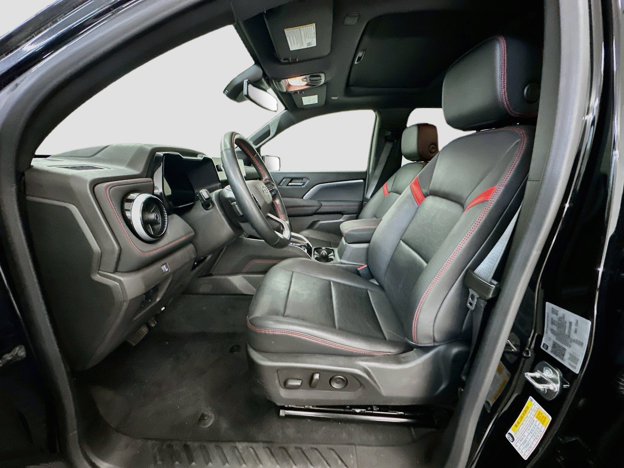 Used 2023 Chevrolet Colorado Z71 w/ Z71 Convenience Package 2 AWD/4WD image 13