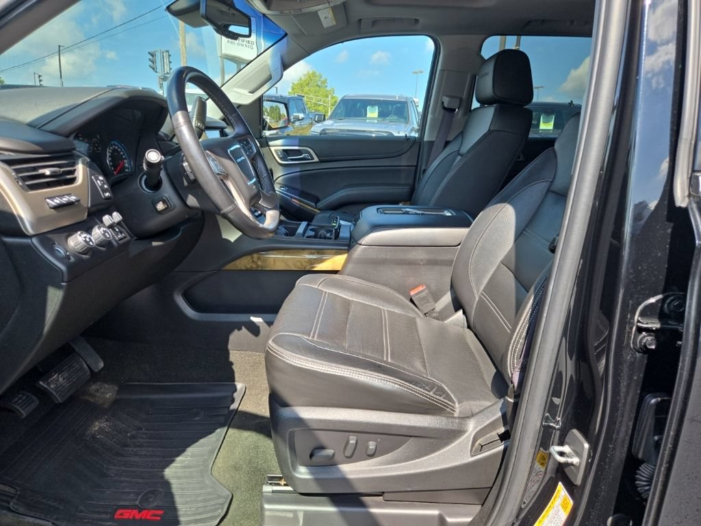 Used 2017 GMC Yukon Denali w/ Open Road Package AWD/4WD image 17