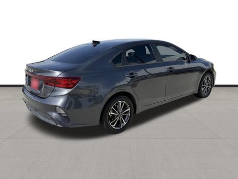 Used 2023 Kia Forte LXS FWD image 5