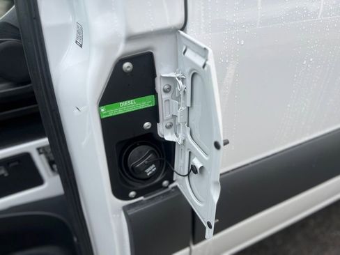 Used 2024 Mercedes-Benz Sprinter 3500 image 21