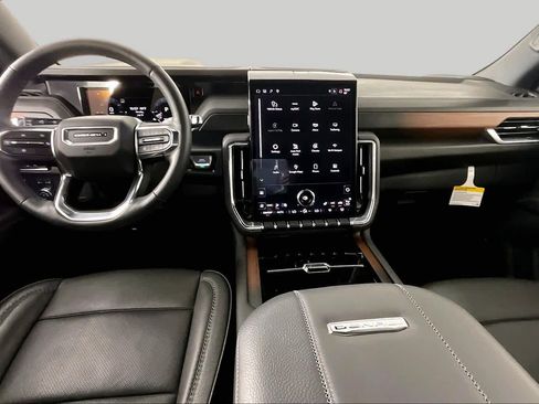 Used 2025 GMC Yukon XL Denali w/ LPO, Floor Liner Package AWD/4WD image 15