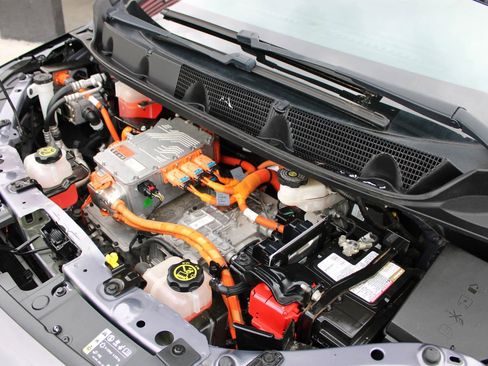 Used 2023 Chevrolet Bolt LT image 11