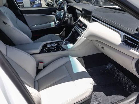 Used 2024 Genesis G70 2.5T RWD image 15