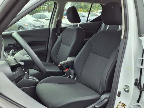 New 2025 Nissan Kicks Play S image 5