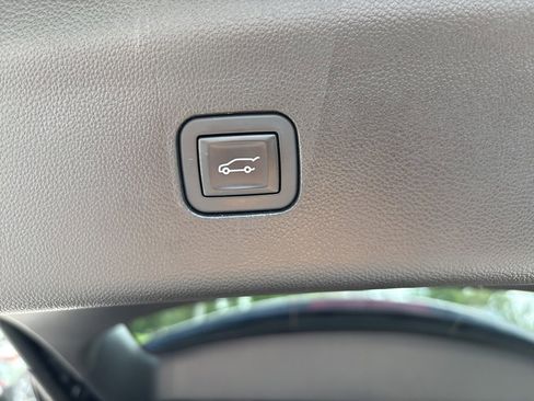 Used 2019 Buick Enclave Premium image 13