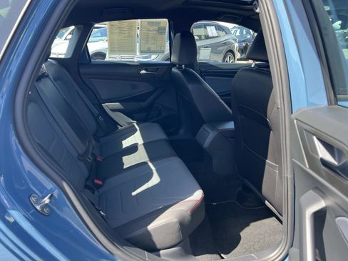 Used 2025 Volkswagen Jetta GLI Autobahn FWD image 30