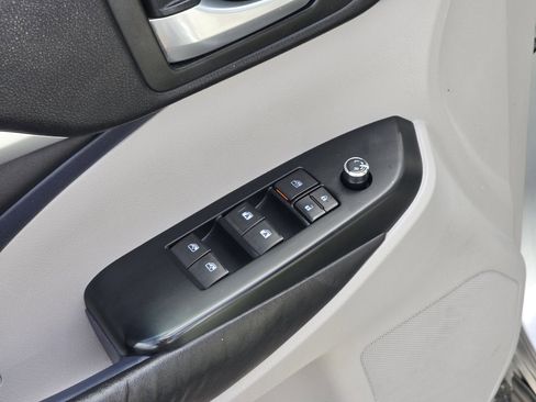 Used 2016 Toyota Highlander XLE image 30