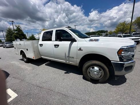 Used 2021 RAM 3500 Tradesman w/ Chrome Appearance Group AWD/4WD image 4