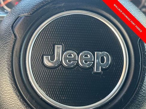 Used 2018 Jeep Wrangler Unlimited Sahara image 28