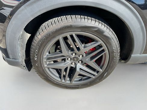 Used 2025 Ford Explorer ST image 34