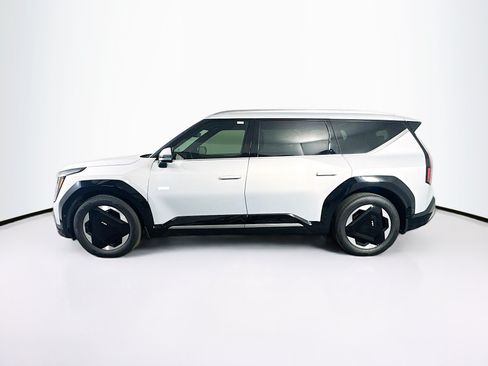 Used 2024 Kia EV9 Land AWD/4WD image 4