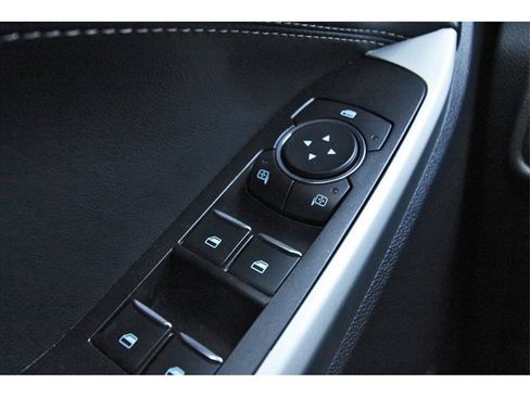 Used 2020 Ford Explorer XLT w/ Equipment Group 202A image 21