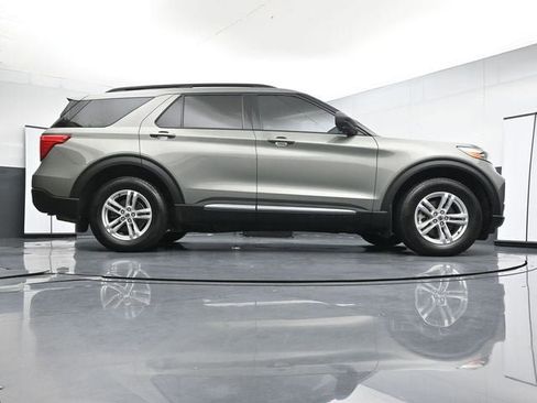 Used 2020 Ford Explorer XLT w/ Comfort Package AWD/4WD image 35