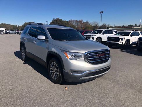 Used 2018 GMC Acadia SLE image 4