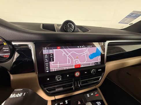 New 2025 Porsche Macan image 32