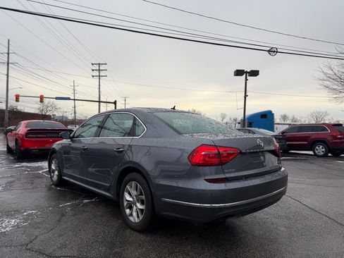 Used 2016 Volkswagen Passat 1.8T S image 3