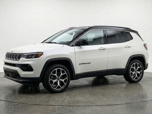 Used 2025 Jeep Compass Limited AWD/4WD image 3