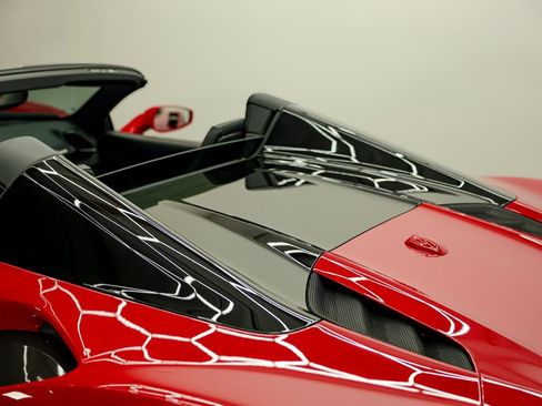 Used 2017 Ferrari 488 Spider image 13