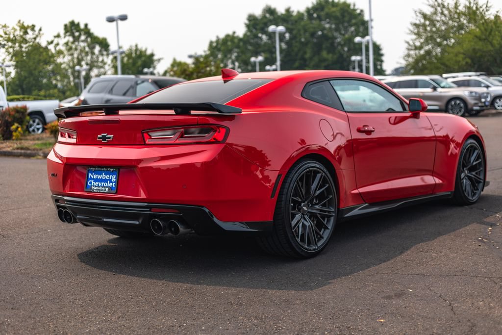 Used 2018 Chevrolet Camaro ZL1 RWD image 9