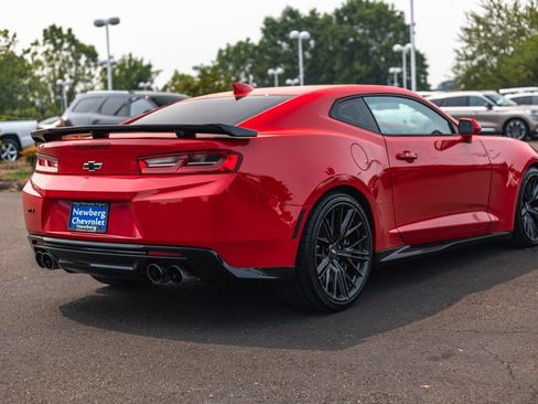 Used 2018 Chevrolet Camaro ZL1 RWD image 9