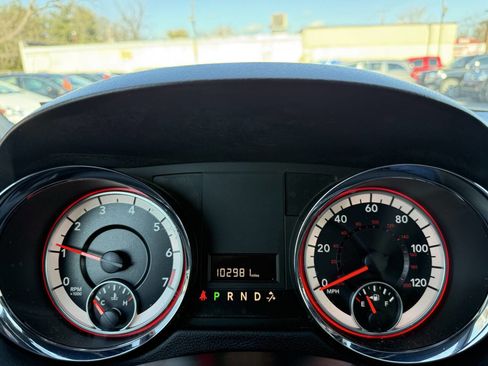 Used 2019 Dodge Grand Caravan SXT image 19