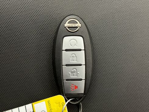 Used 2024 Nissan Frontier SV w/ SV Convenience Package AWD/4WD image 10