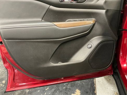 Certified 2023 GMC Acadia SLE w/ Driver Convenience Package image 15