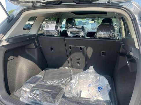 New 2025 Volkswagen Taos SE image 18