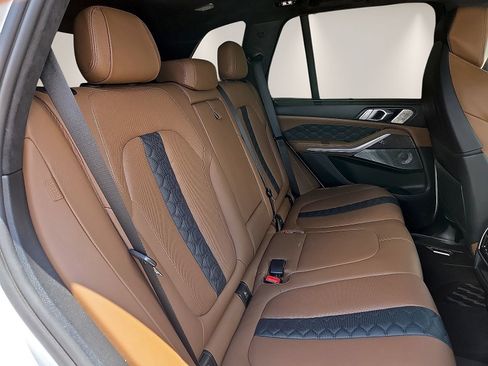 Used 2021 BMW X5 M w/ Executive Package AWD/4WD image 11