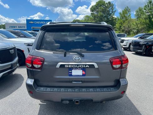 Used 2022 Toyota Sequoia Platinum AWD/4WD image 15
