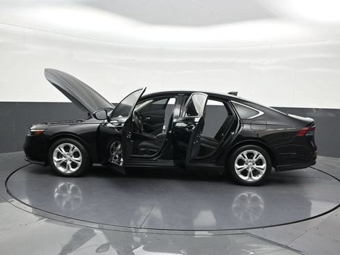 Used 2023 Honda Accord LX image 36
