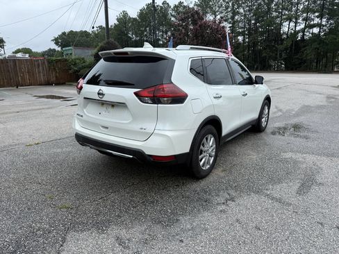 Used 2018 Nissan Rogue SV w/ Premium Package FWD image 5