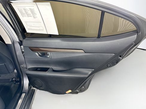 Used 2016 Lexus ES 300h image 30