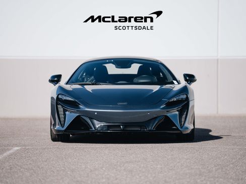 Used 2023 McLaren Artura RWD image 14