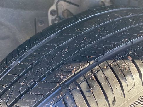 Used 2020 Jeep Renegade Latitude w/ Cold Weather Group image 32