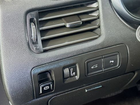 Used 2019 Chevrolet Impala Premier FWD image 10