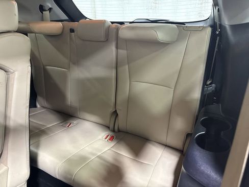 Used 2020 Toyota Highlander XLE image 9