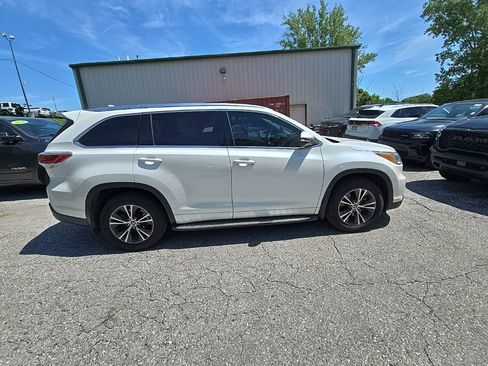 Used 2016 Toyota Highlander XLE FWD image 9