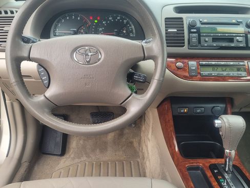 Used 2003 Toyota Camry XLE image 17