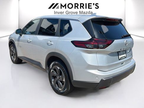 Used 2025 Nissan Rogue SV AWD/4WD image 7
