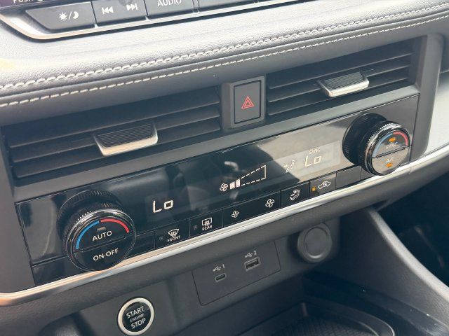 Used 2023 Nissan Rogue SV FWD image 22