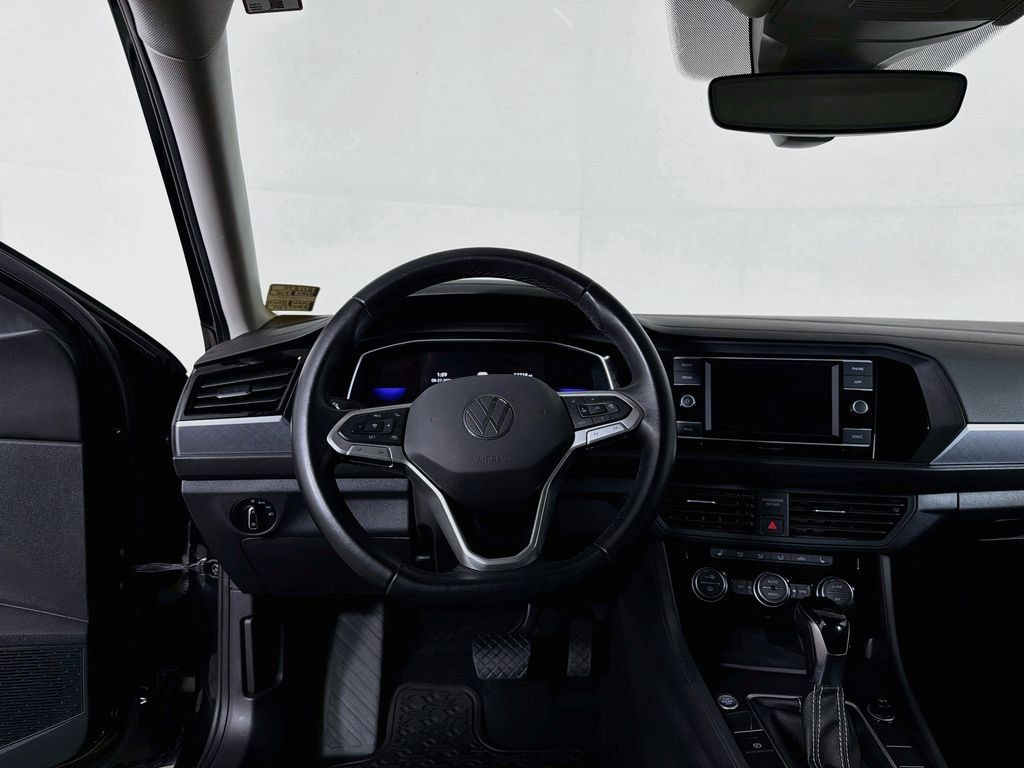 Used 2024 Volkswagen Jetta SE FWD image 19
