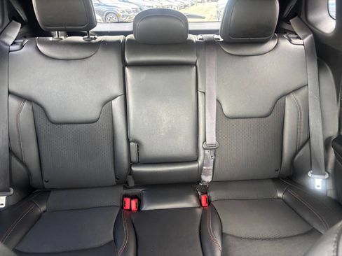 Used 2025 Jeep Compass Trailhawk AWD/4WD image 37