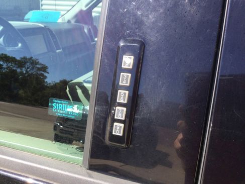 Used 2015 Ford F150 XLT w/ Equipment Group 302A Luxury image 11