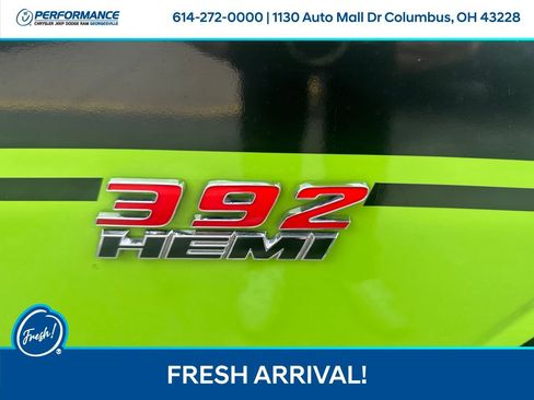 Used 2015 Dodge Challenger SRT RWD image 14