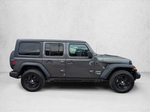 Used 2018 Jeep Wrangler Unlimited Sport S AWD/4WD image 4