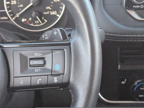 Used 2023 Nissan Rogue SV w/ SV Premium B Package image 26