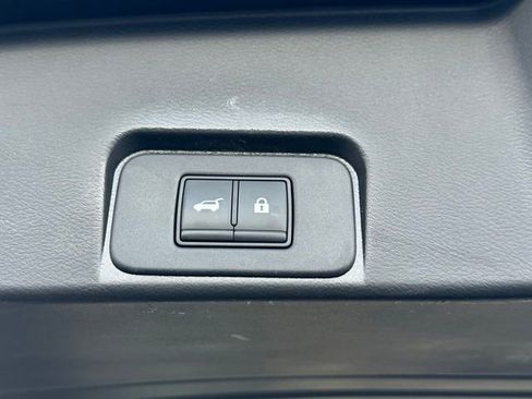 Certified 2022 Nissan Rogue SV w/ SV Premium Package image 21