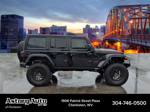Used 2021 Jeep Wrangler Unlimited Rubicon w/ Xtreme Recon 35" Tire Package AWD/4WD image 2