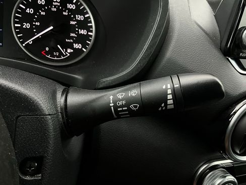 Used 2025 Nissan Sentra S image 32